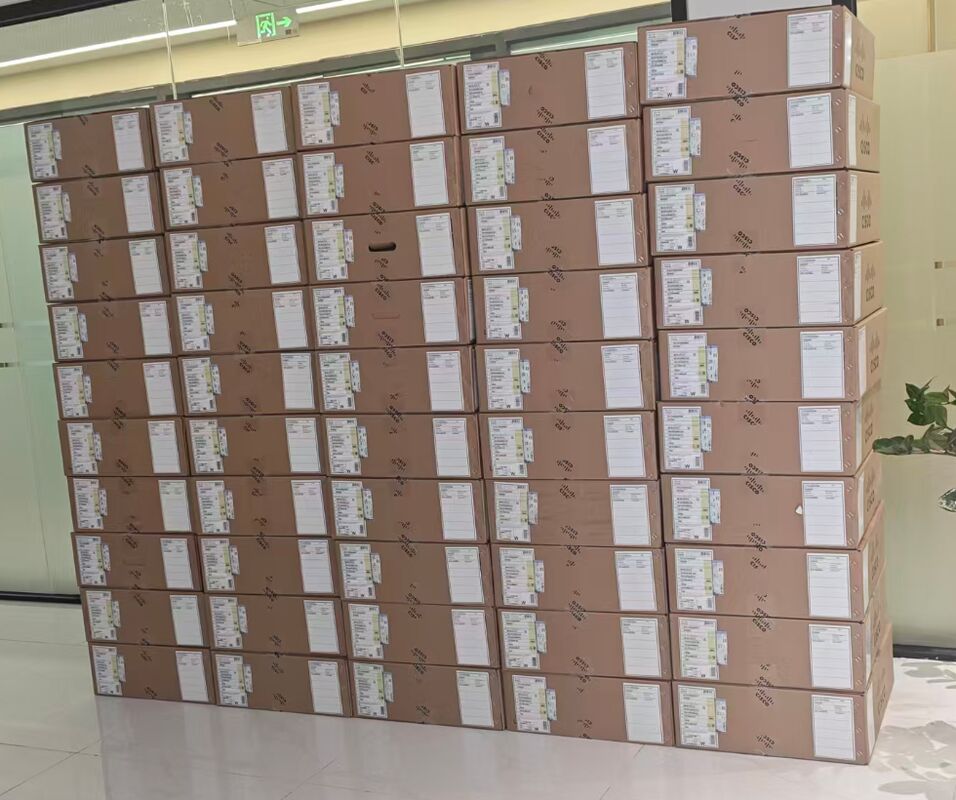 C9200L-24P-4G-E Cisco Catalyst 9200L 24-port PoE+ 4x1G uplink Switch, Network Essentials